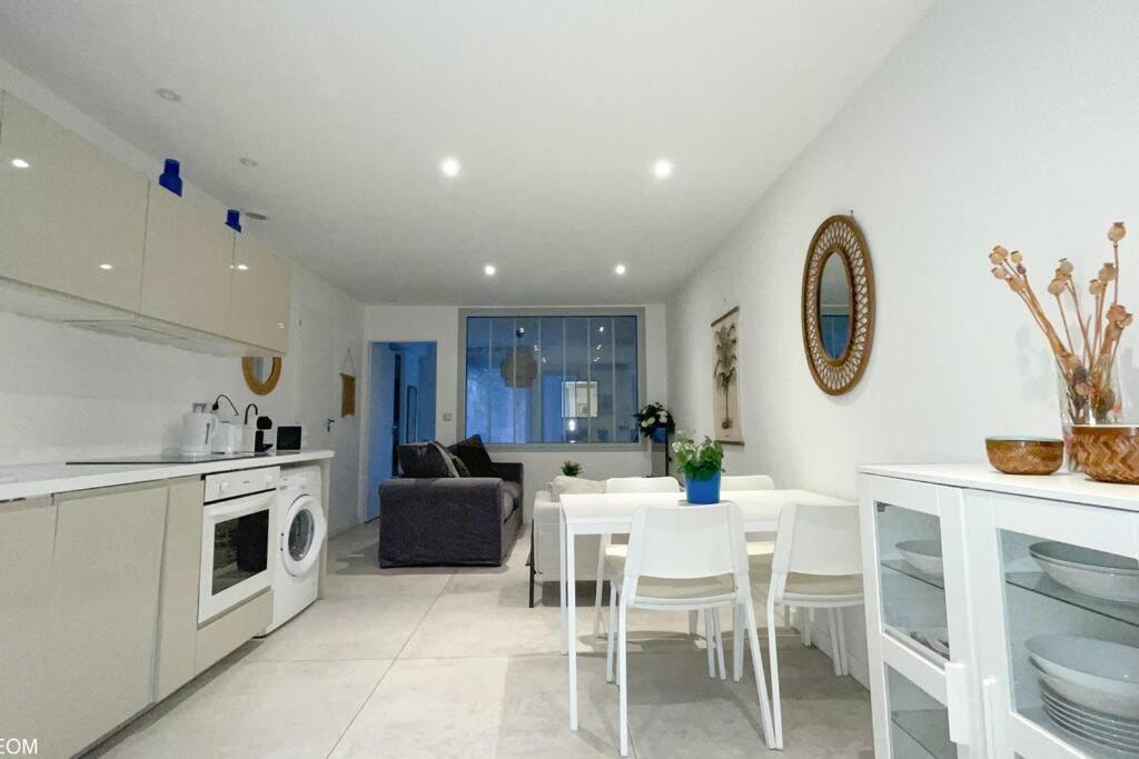 T2 Neuf, Terrasse, Centre Ville, 8min Comedie Apartamento *